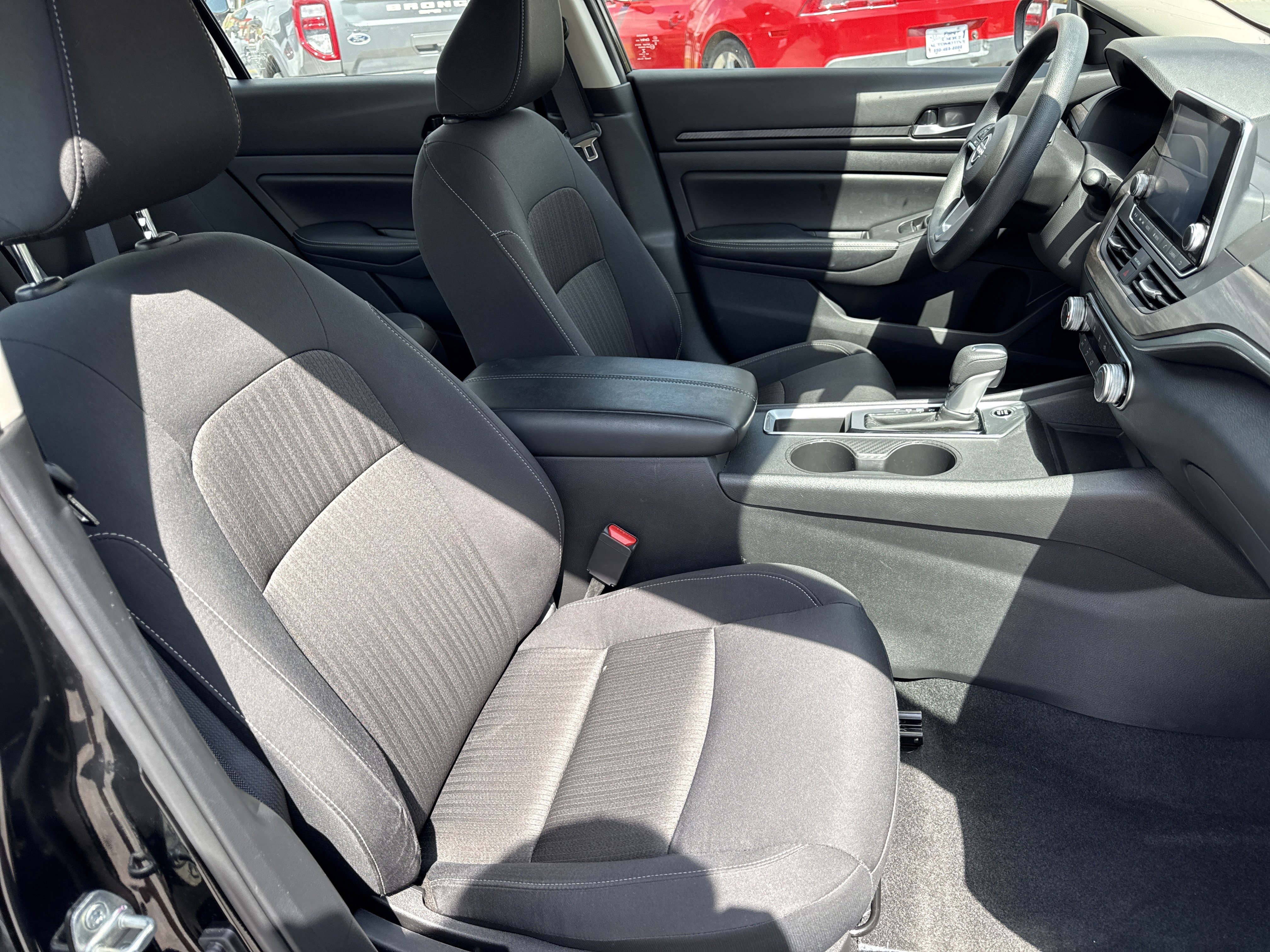 Used 2025 Nissan Altima 2.5 SV image 25