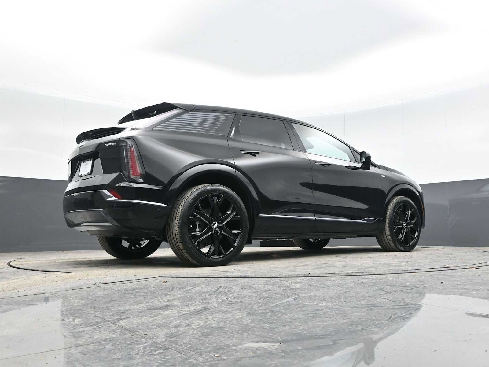 New 2025 Cadillac Optiq Sport 2 w/ LPO, ONYX Package image 42