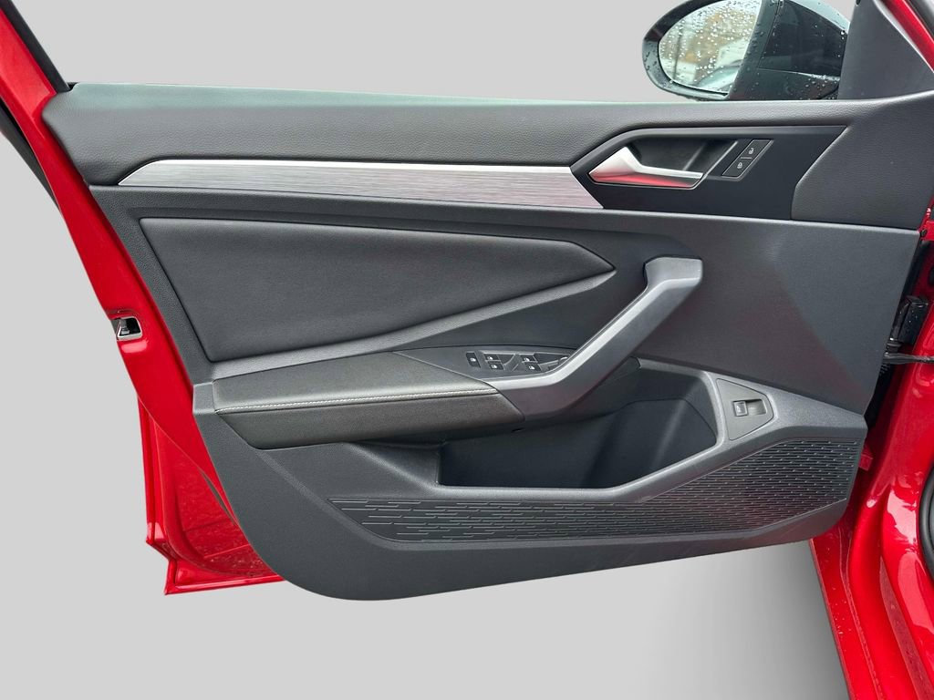 Used 2025 Volkswagen Jetta Sport image 14