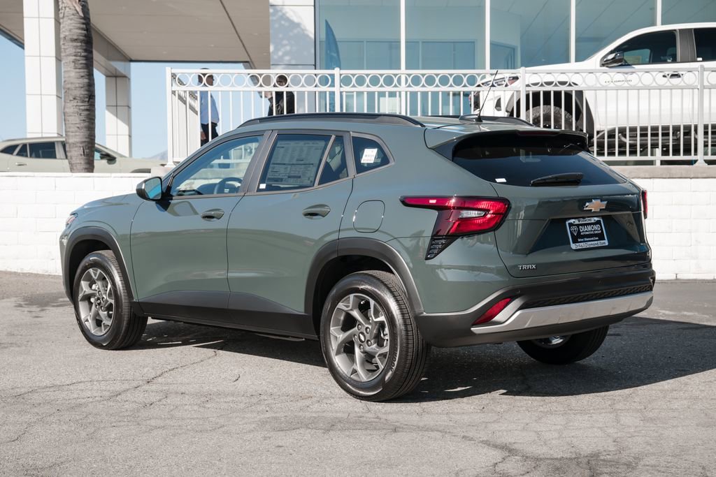 New 2026 Chevrolet Trax LT w/ Driver Confidence Package FWD image 7