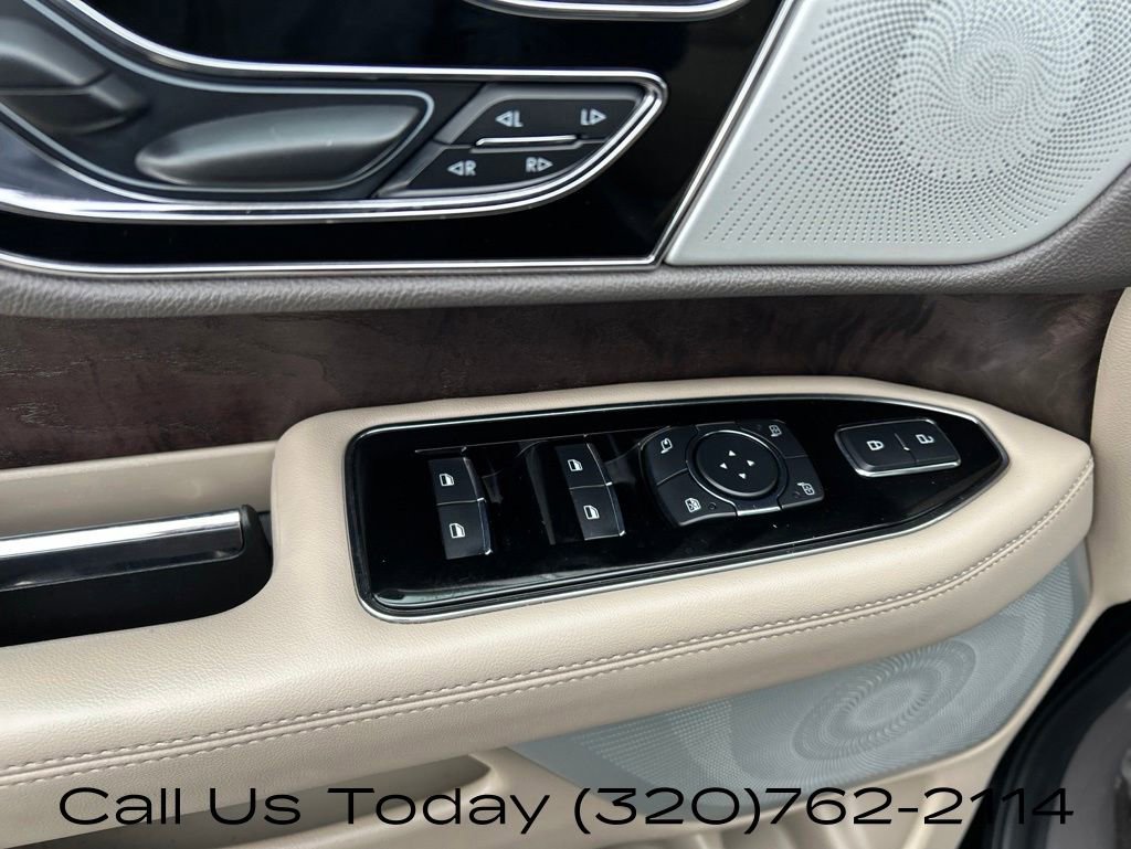 Used 2022 Lincoln Navigator Reserve AWD/4WD image 16