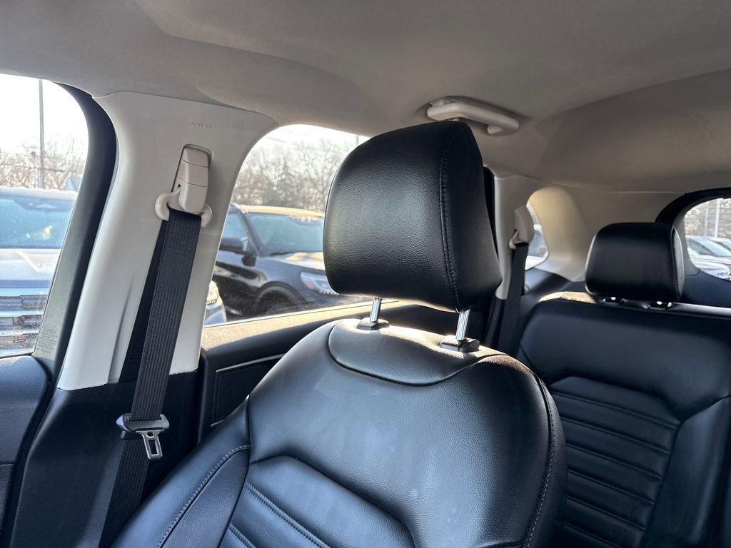 Used 2024 Ford Edge SEL image 38