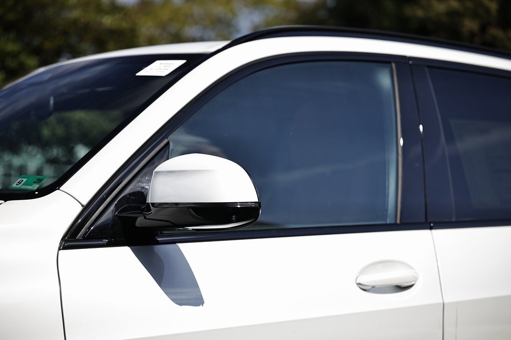 New 2026 BMW X5 xDrive40i w/ M Sport Package image 8