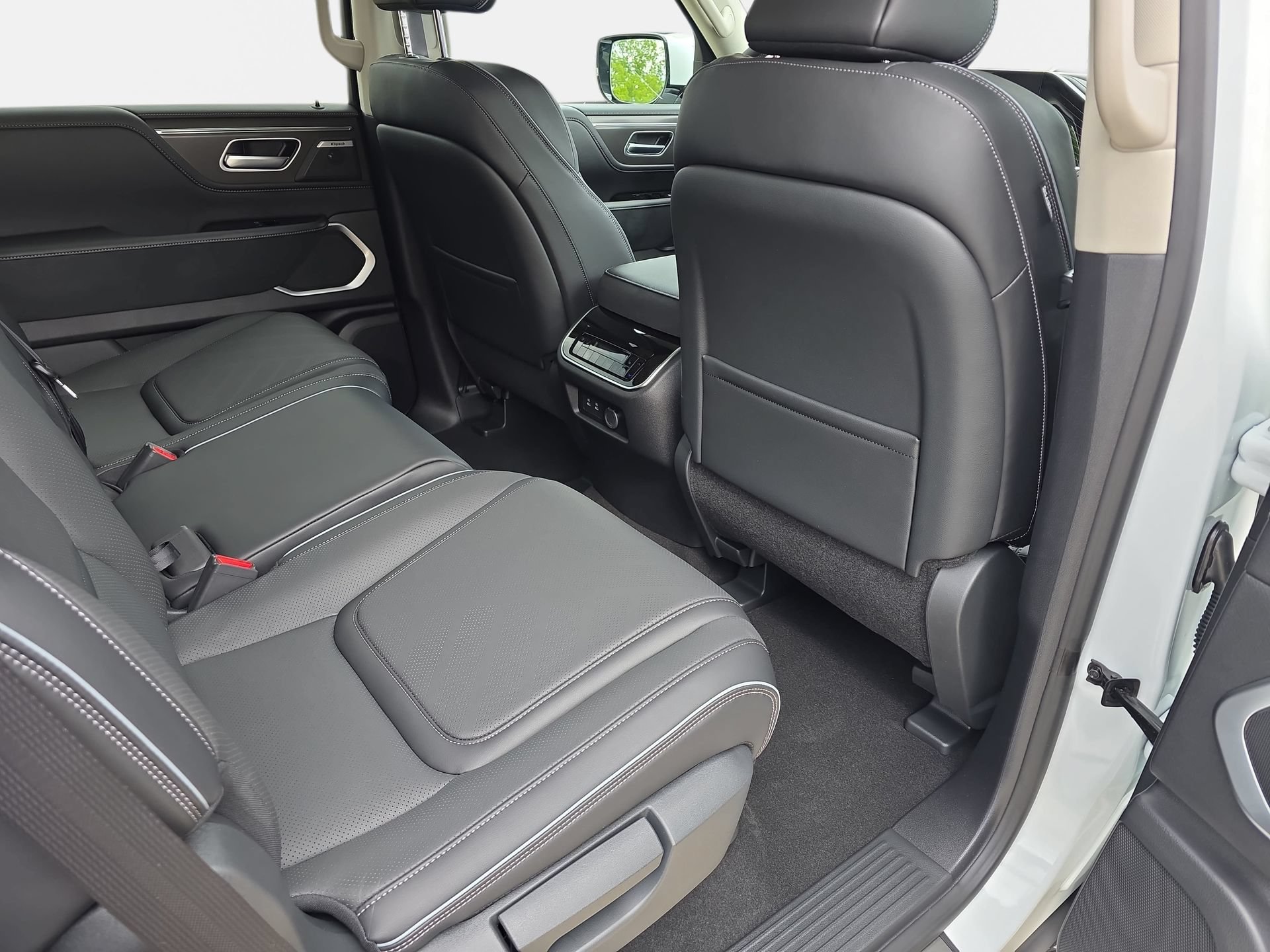 New 2026 INFINITI QX80 Luxe w/ Cargo Package RWD image 11