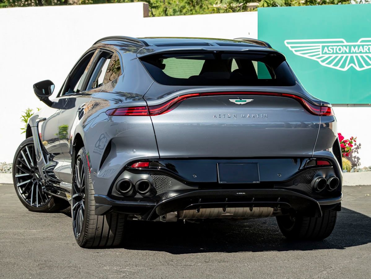 Used 2025 Aston Martin DBX 707 image 2