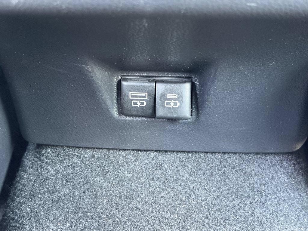 Used 2025 Toyota Camry SE FWD image 32