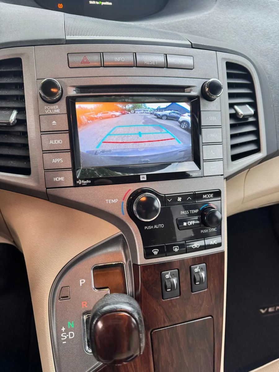 Used 2015 Toyota Venza XLE w/ XLE Premium Package AWD/4WD image 17