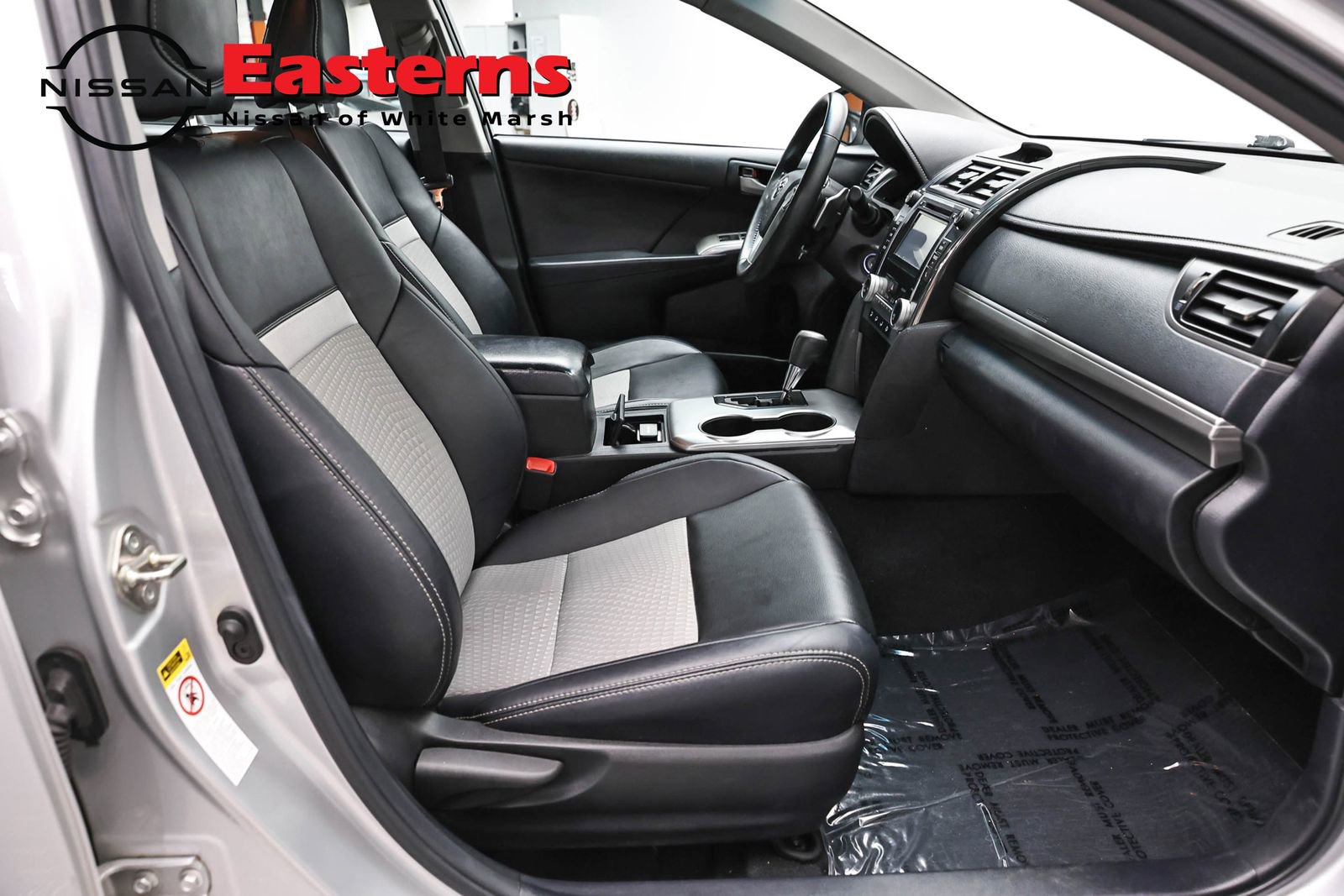 Used 2014 Toyota Camry SE FWD image 23