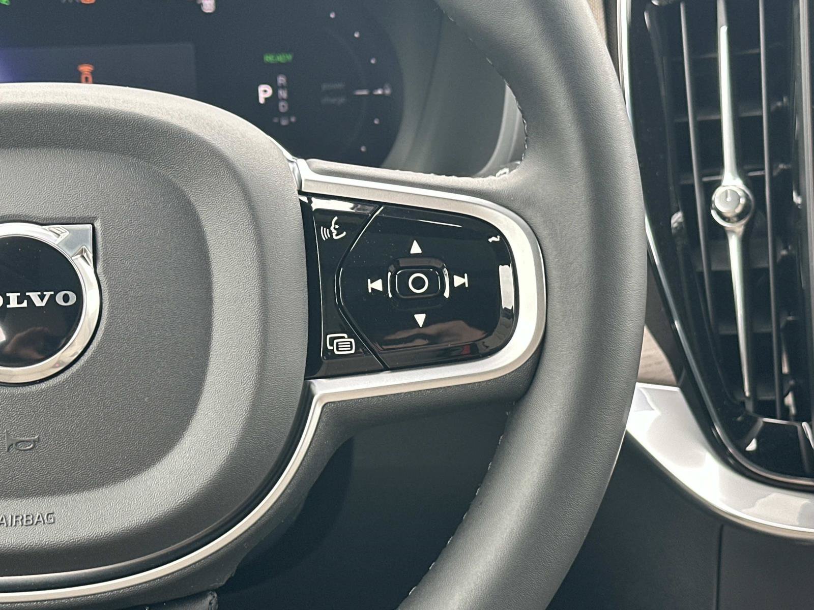 New 2026 Volvo XC90 T8 Plus w/ Protection Package Premier AWD/4WD image 9