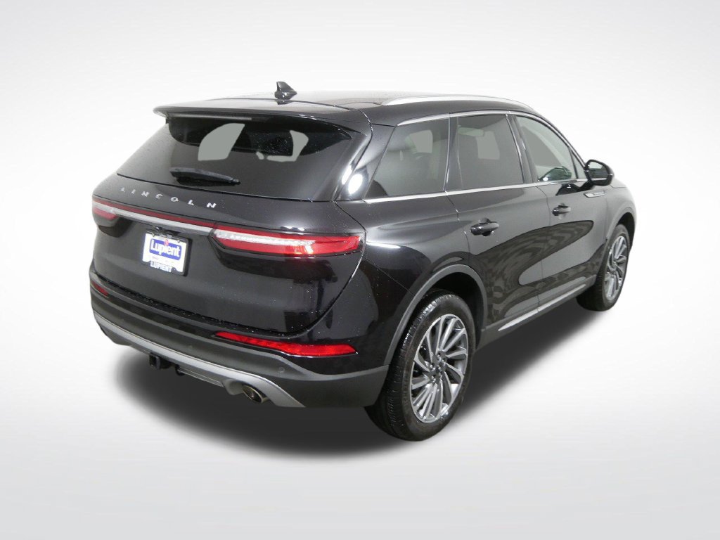 Used 2023 Lincoln Corsair Reserve w/ Towing Package AWD/4WD image 3