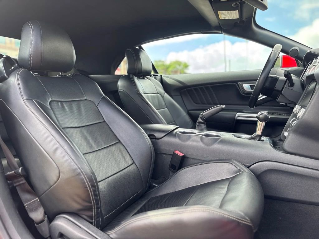 Used 2022 Ford Mustang Premium image 9