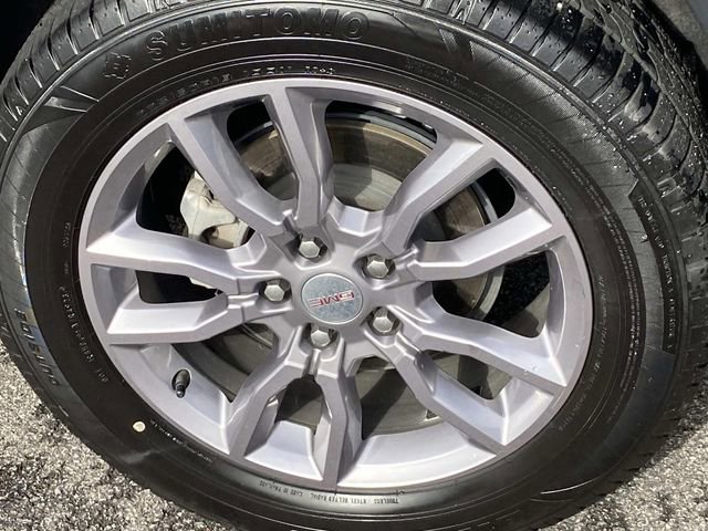Used 2024 GMC Terrain SLT image 24