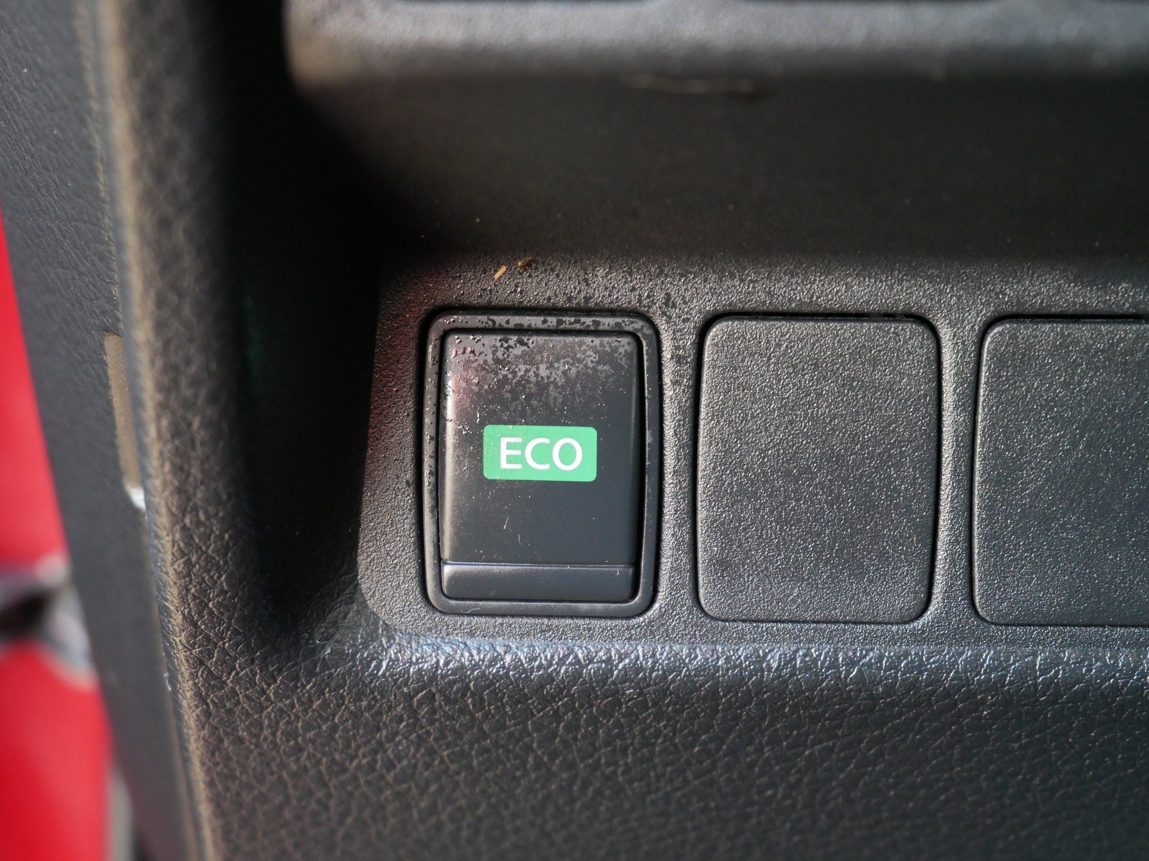 Used 2015 Nissan Rogue SV image 27