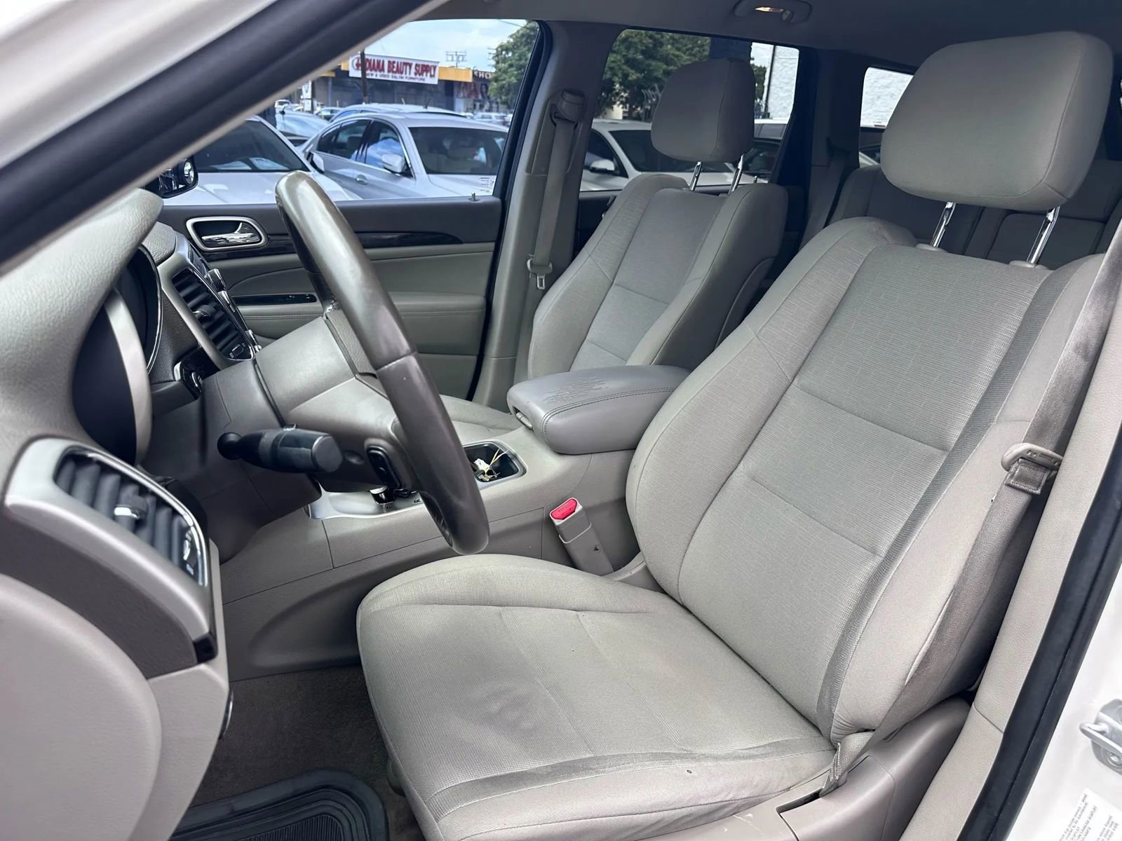 Used 2012 Jeep Grand Cherokee Laredo w/ Laredo E Group image 44