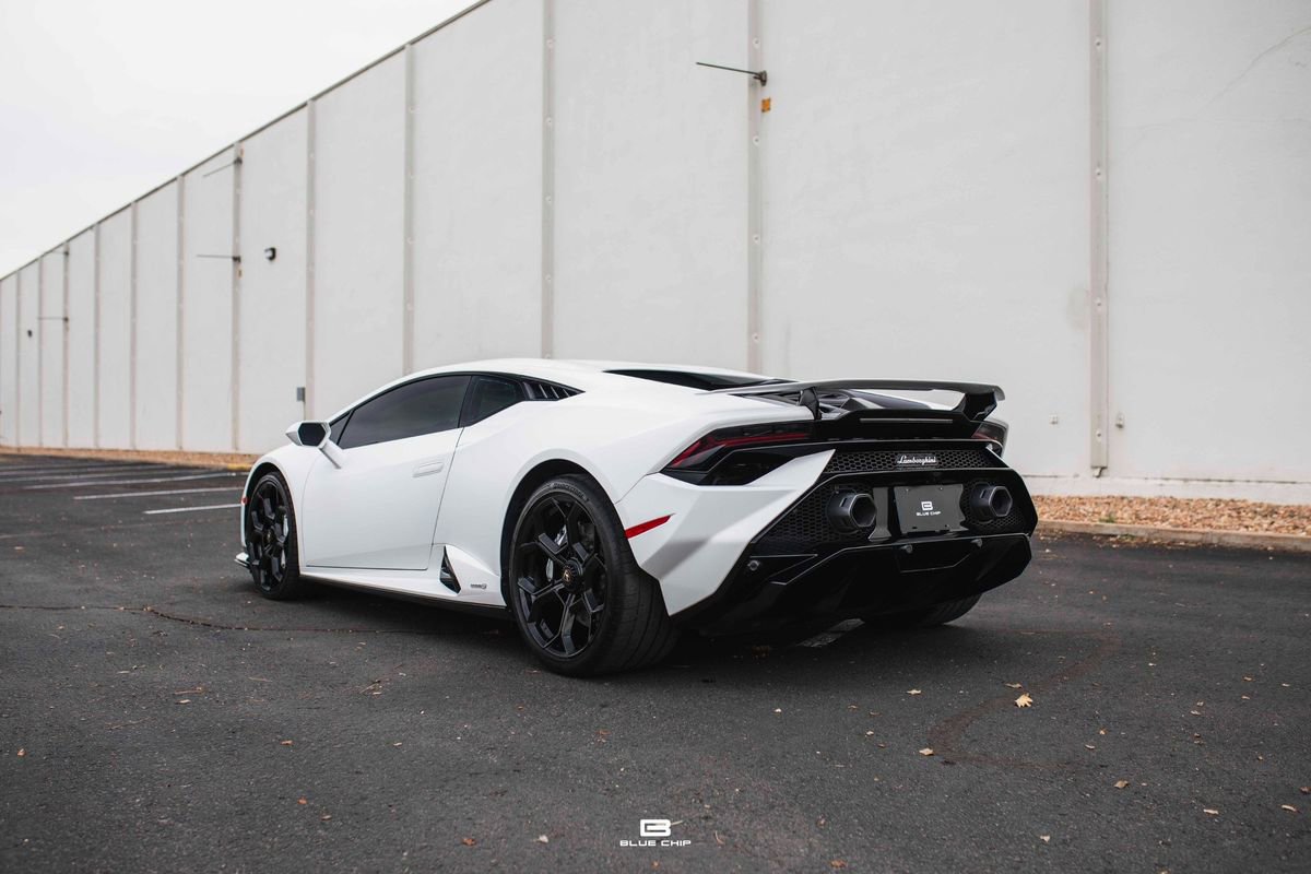 Used 2024 Lamborghini Huracan Tecnica image 9