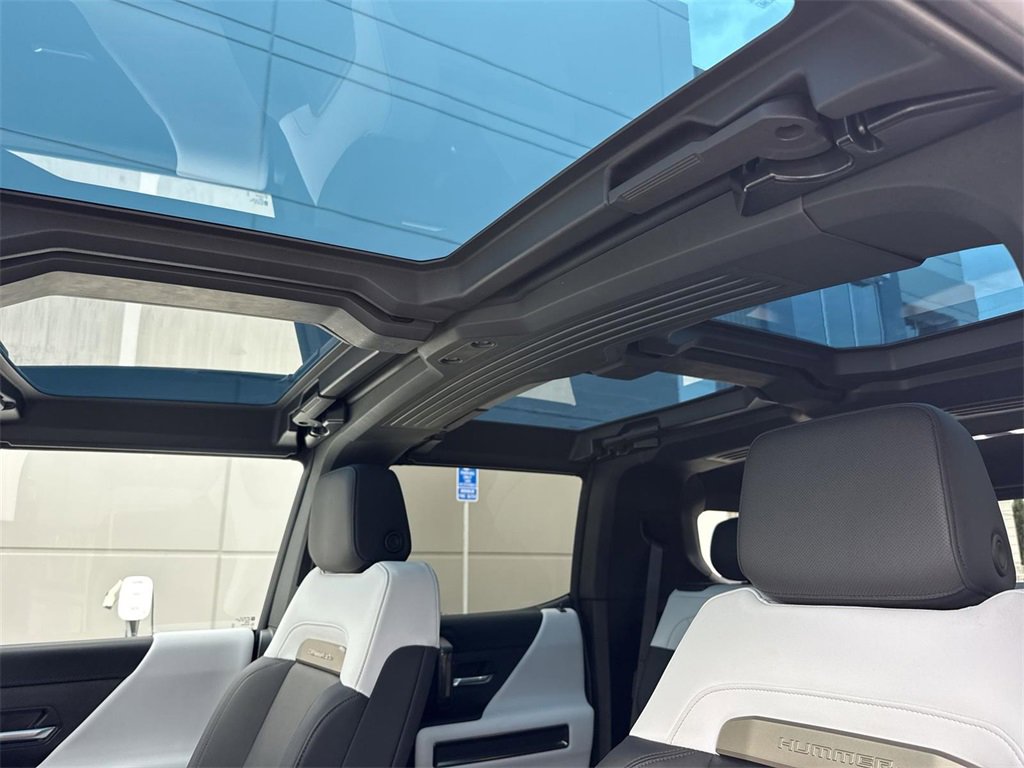 Used 2024 GMC Hummer EV 2X w/ Extreme Off-Road Package image 18