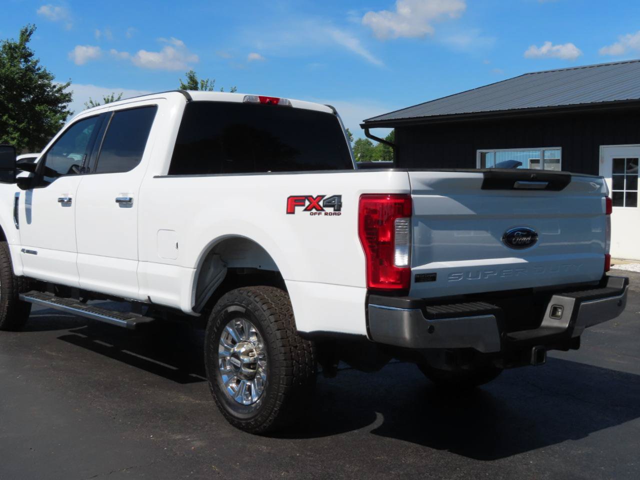 Used 2018 Ford F250 XLT w/ XLT Premium Package AWD/4WD image 17