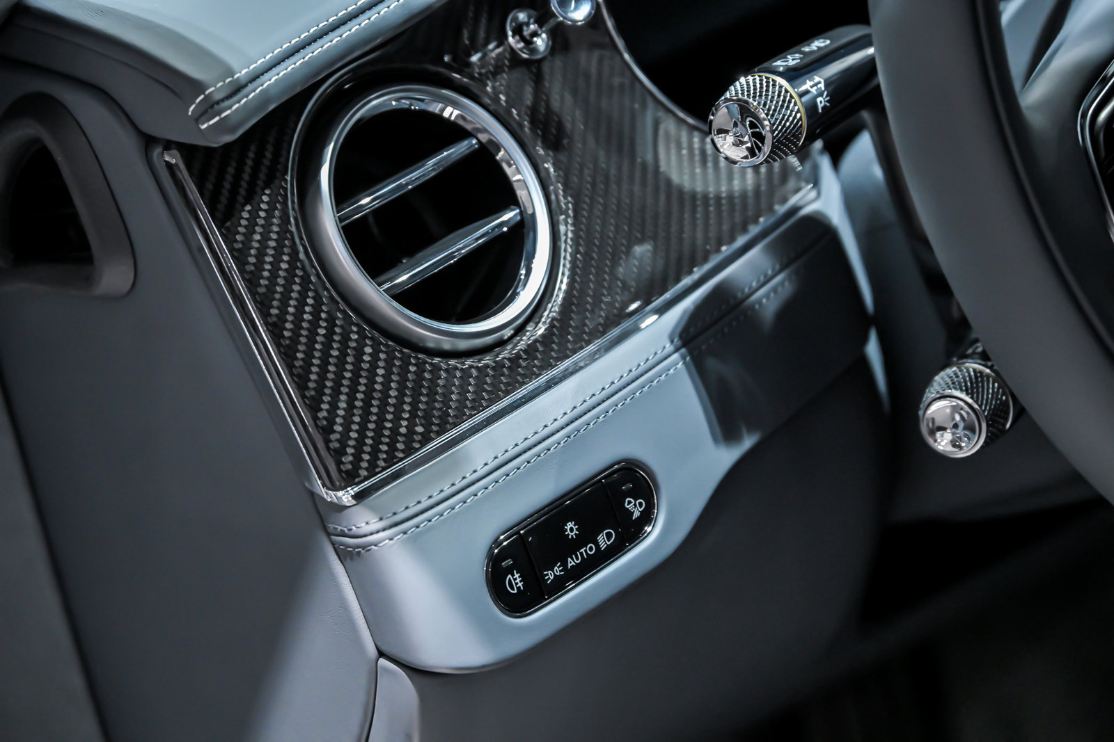 Used 2024 Bentley Continental GT image 30