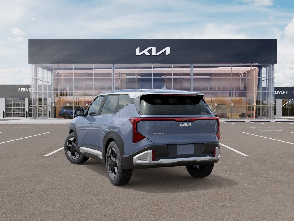 New 2027 Kia Seltos S FWD image 4