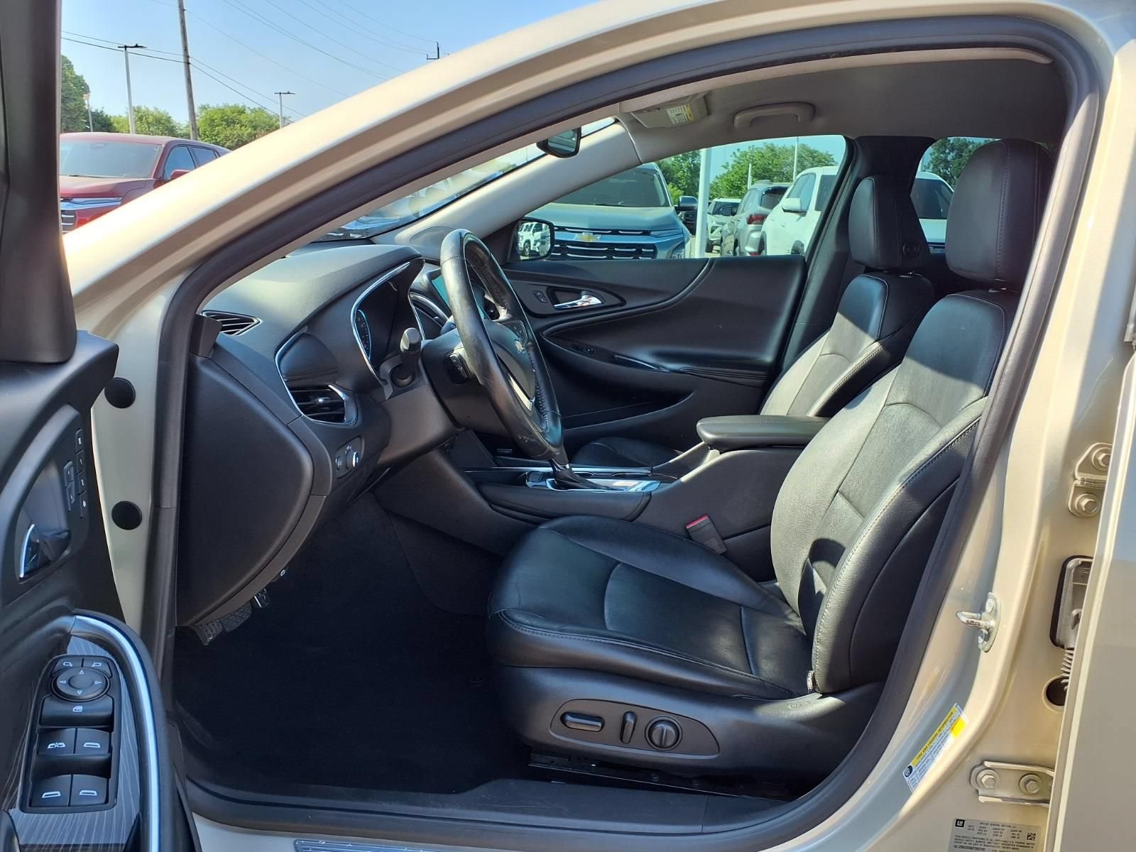 Used 2016 Chevrolet Malibu Premier FWD image 17