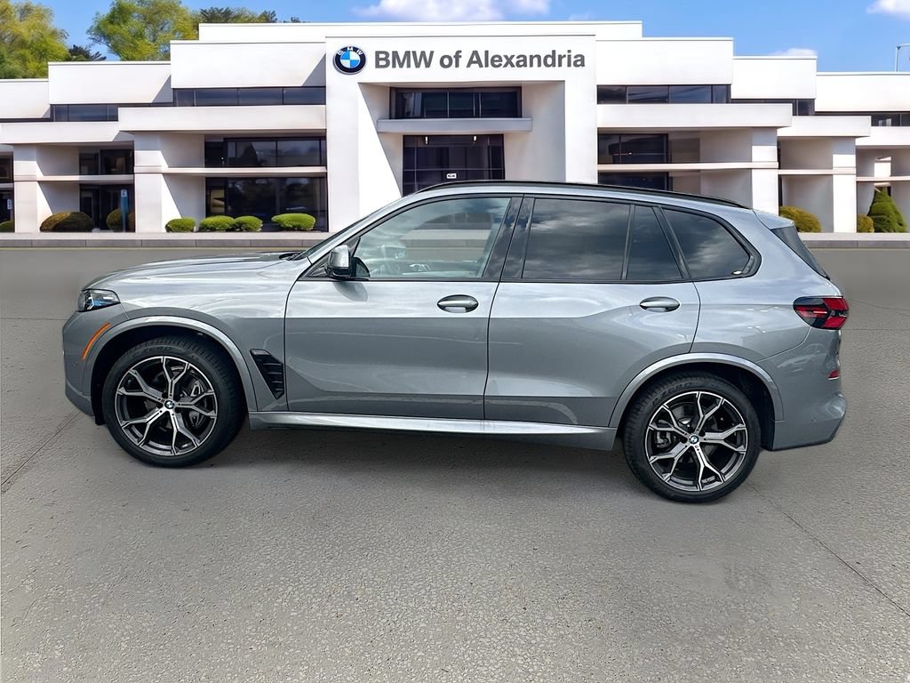Used 2026 BMW X5 xDrive40i w/ M Sport Package AWD/4WD image 4