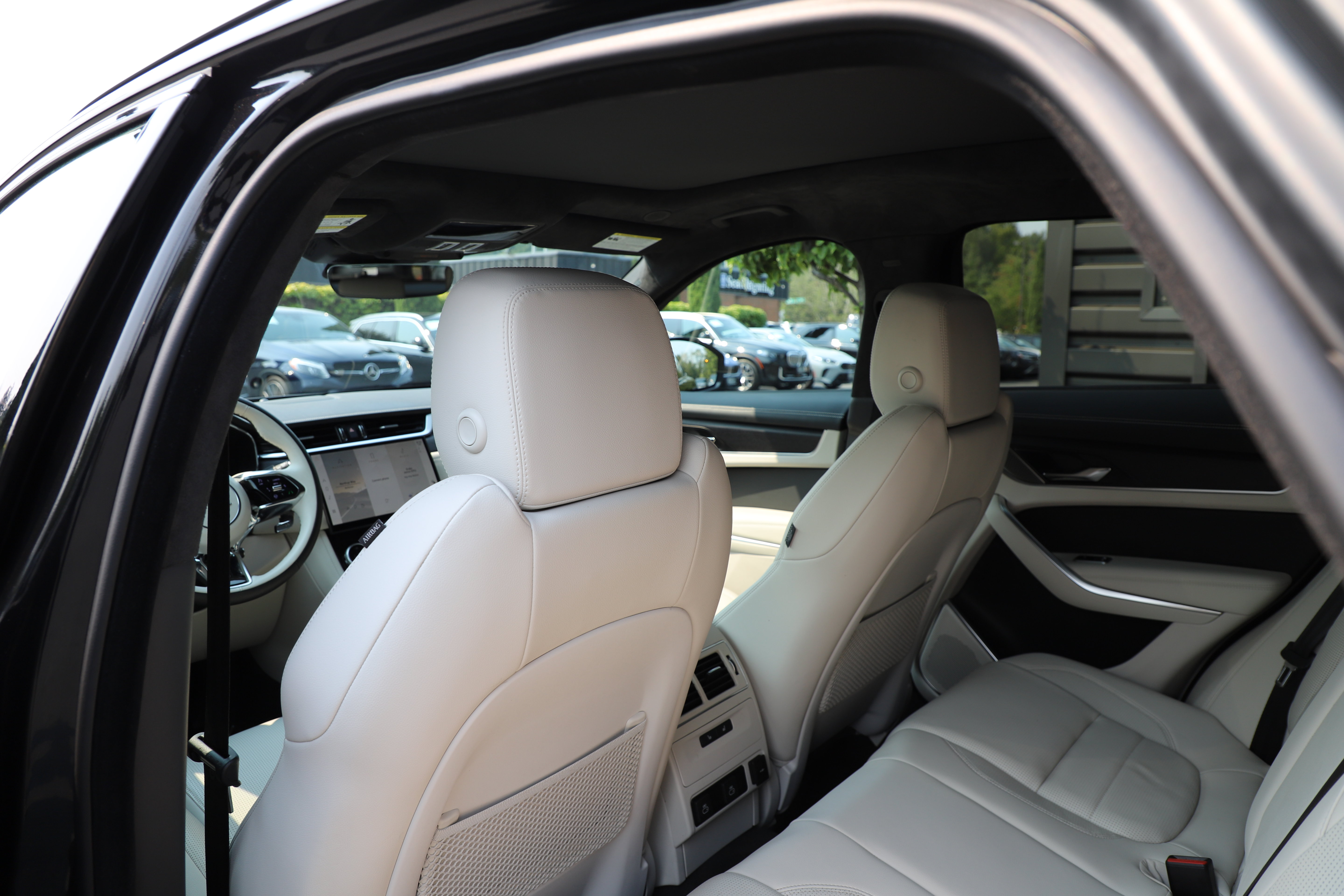 Certified 2026 Jaguar F-PACE R-Dynamic S AWD/4WD image 16