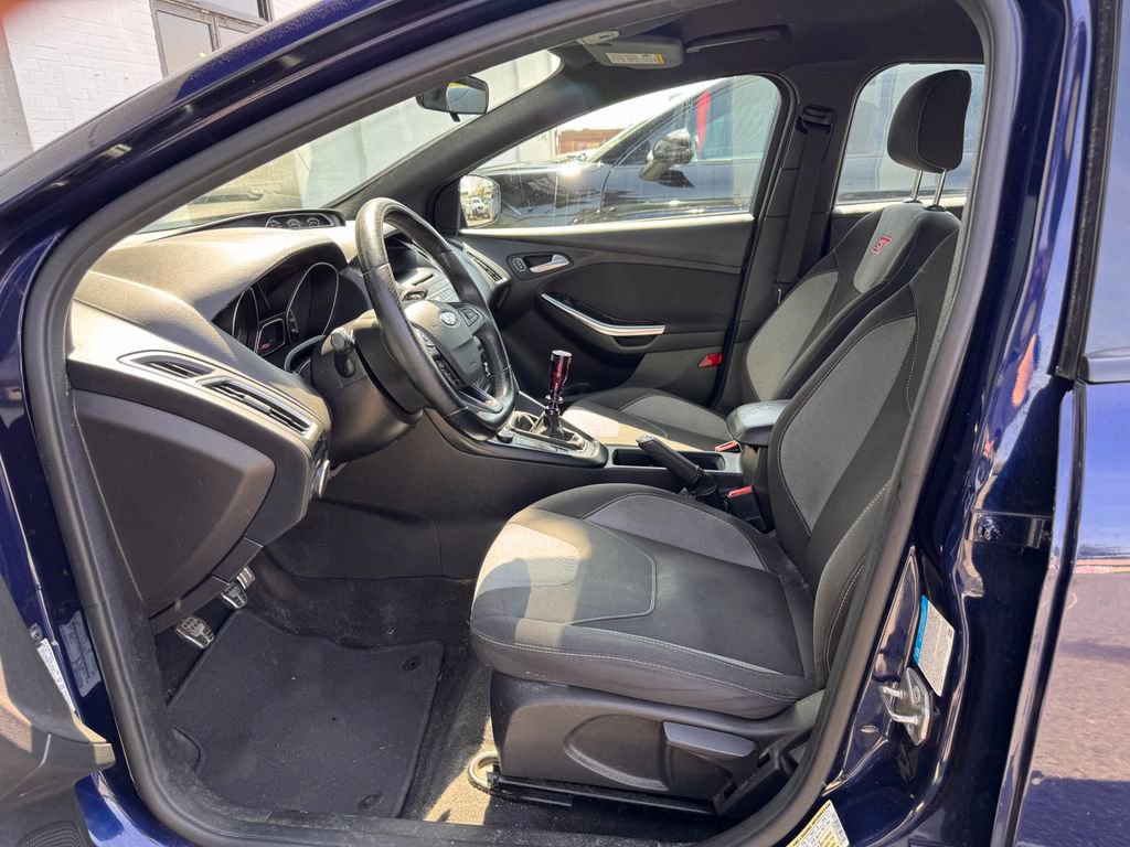 Used 2017 Ford Focus ST image 10