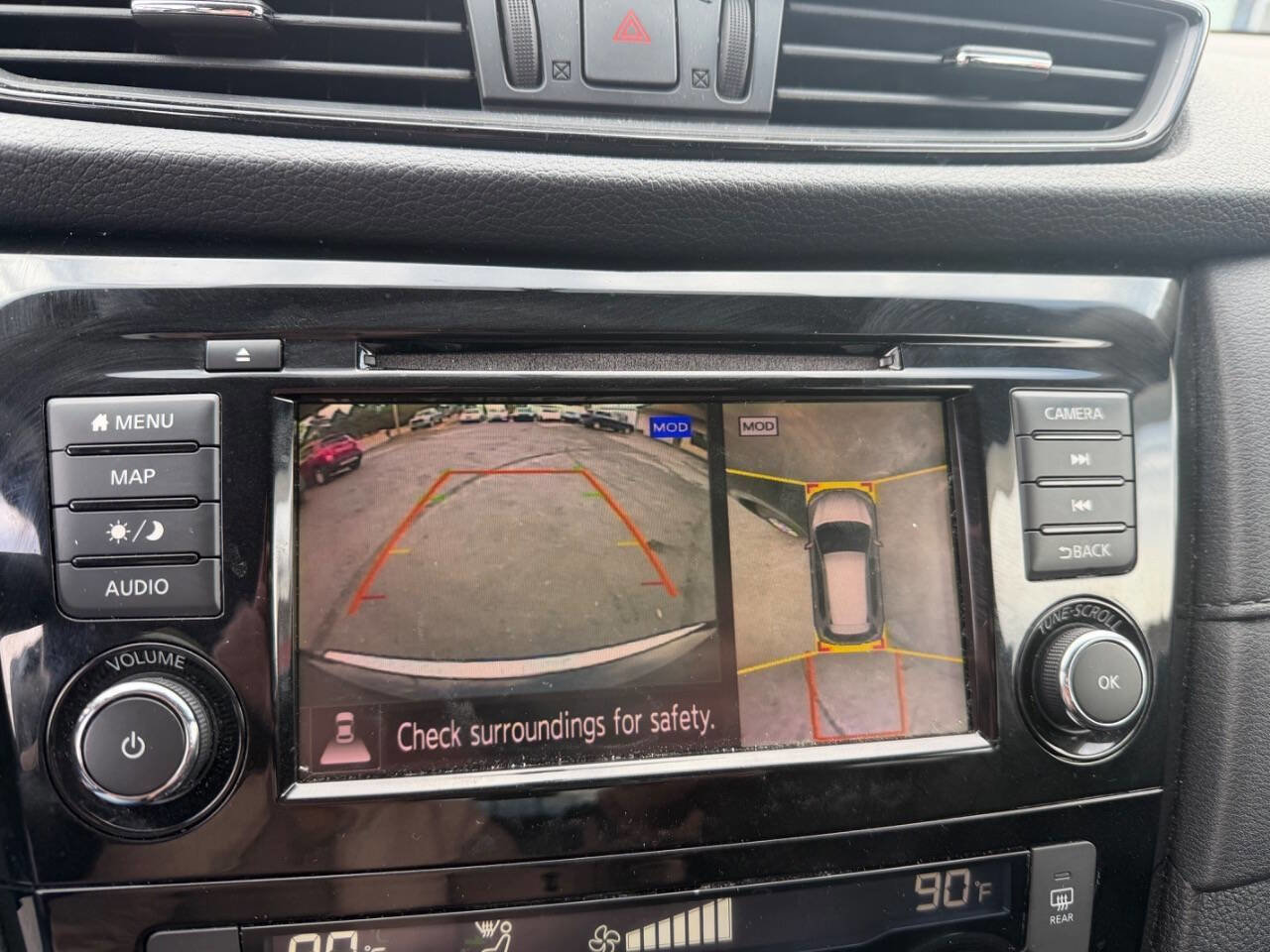 Used 2018 Nissan Rogue SV w/ Premium Package image 11