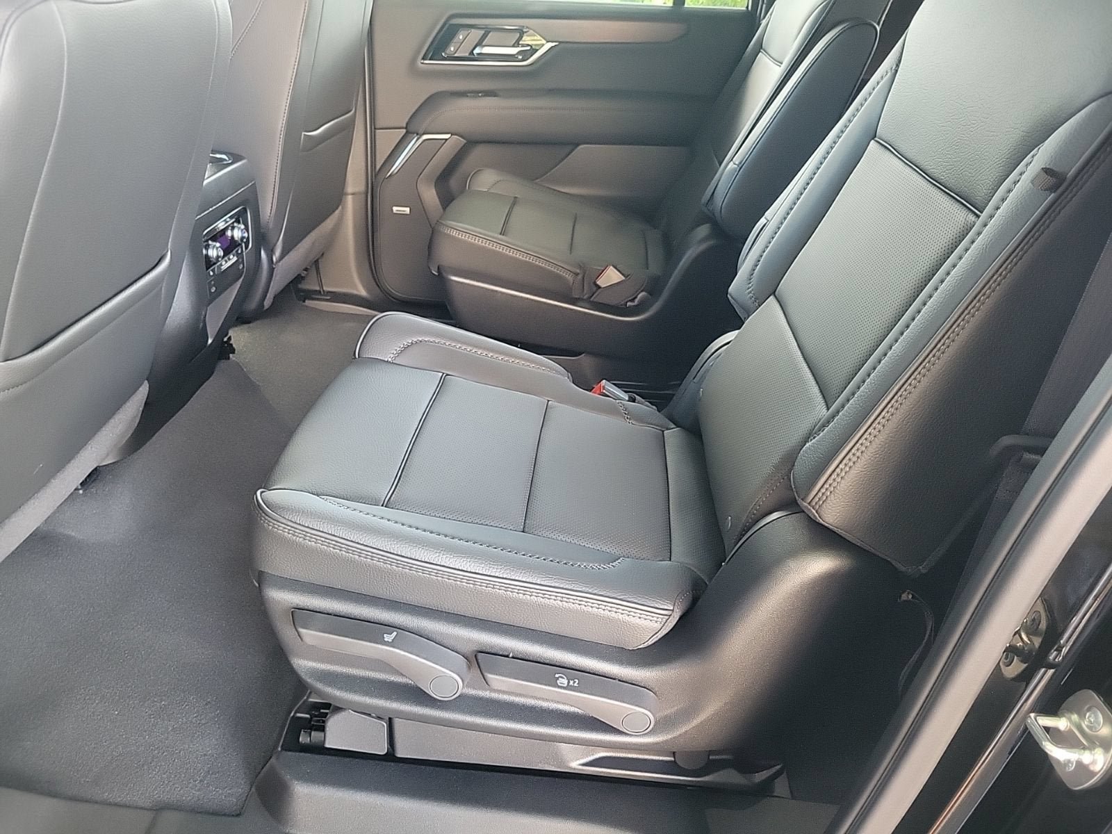 New 2026 GMC Yukon XL Denali AWD/4WD image 11