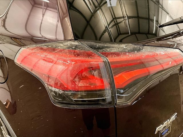 Used 2018 Toyota RAV4 XLE AWD/4WD image 28