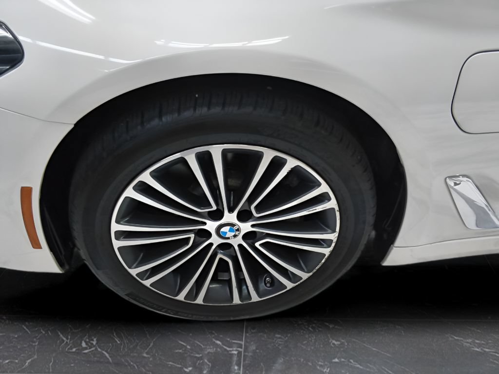 Used 2019 BMW 530e xDrive w/ Convenience Package AWD/4WD image 27
