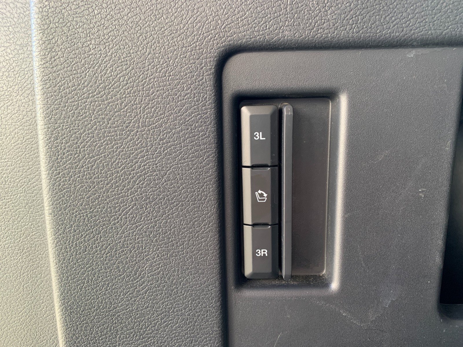 Used 2023 Ford Expedition XLT AWD/4WD image 11