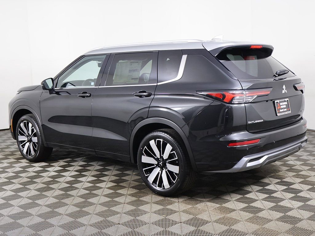 New 2025 Mitsubishi Outlander AWD image 15