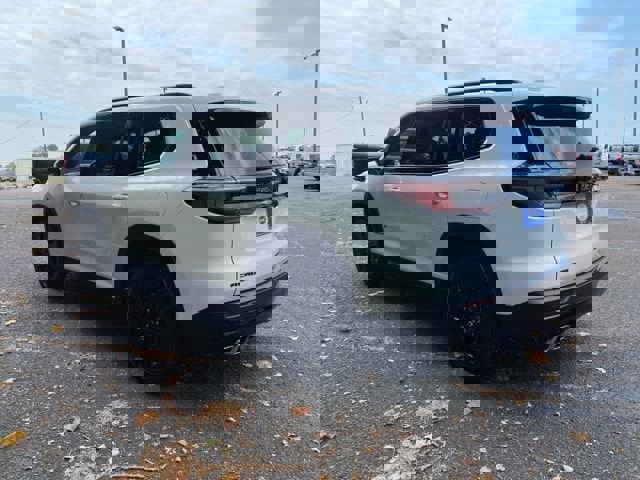 New 2026 GMC Acadia Elevation w/ Black Edition image 5