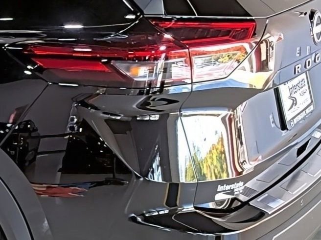 Used 2026 Nissan Rogue SV image 10