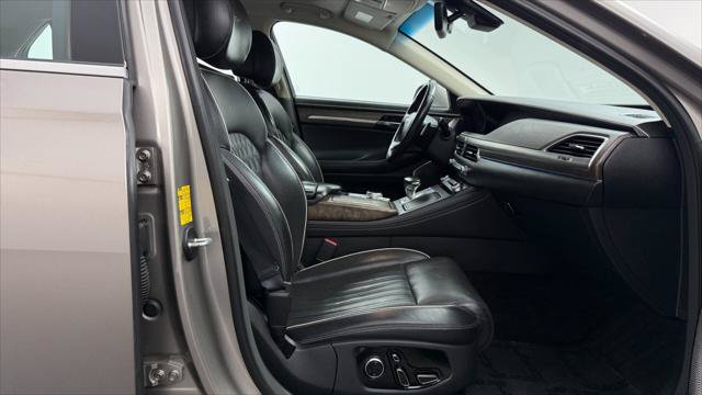 Used 2020 Genesis G90 5.0 Ultimate RWD image 24