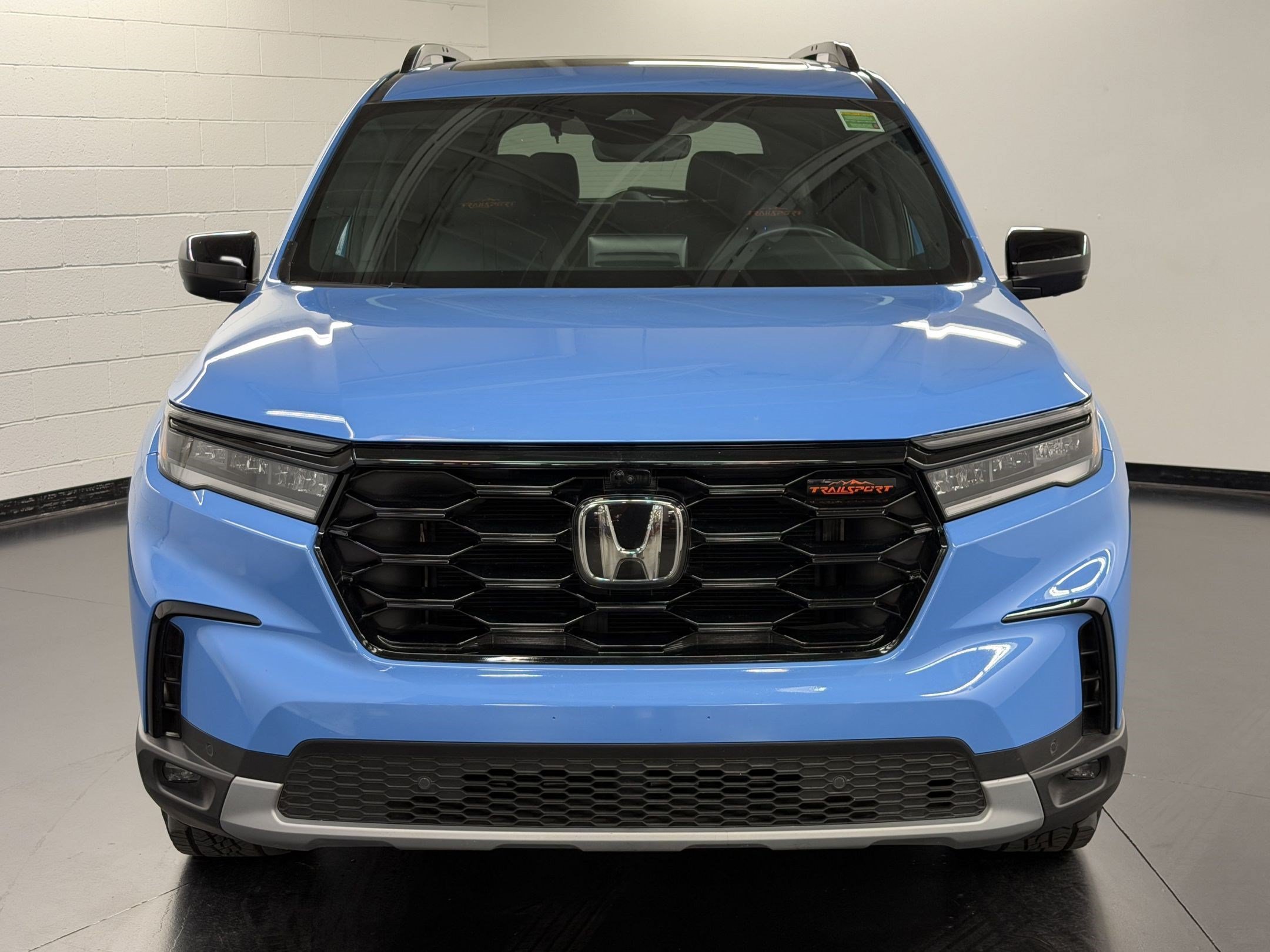 Certified 2024 Honda Pilot TrailSport image 6