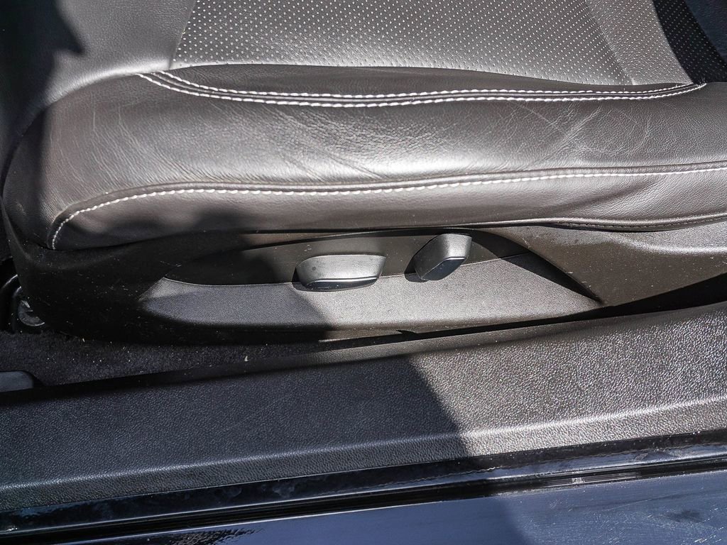 Used 2021 Chevrolet Corvette Stingray Coupe w/ Z51 Performance Package image 17