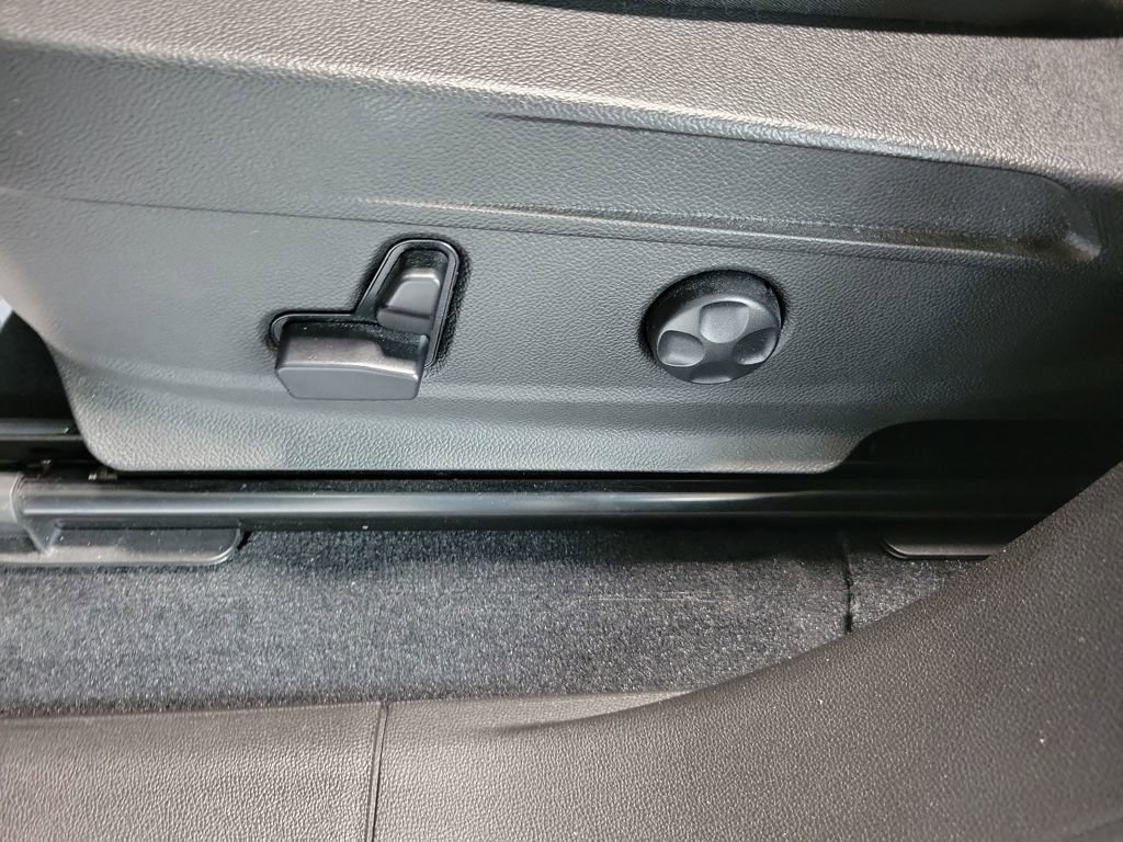 Used 2024 Alfa Romeo Stelvio Ti image 41