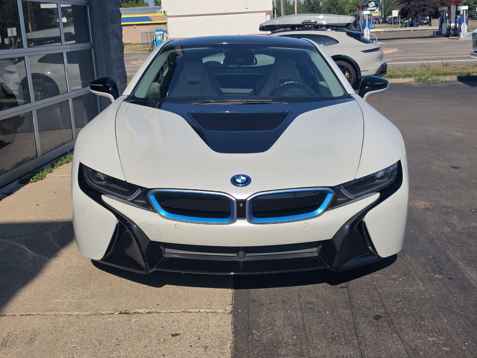 Used 2015 BMW i8 AWD/4WD image 2