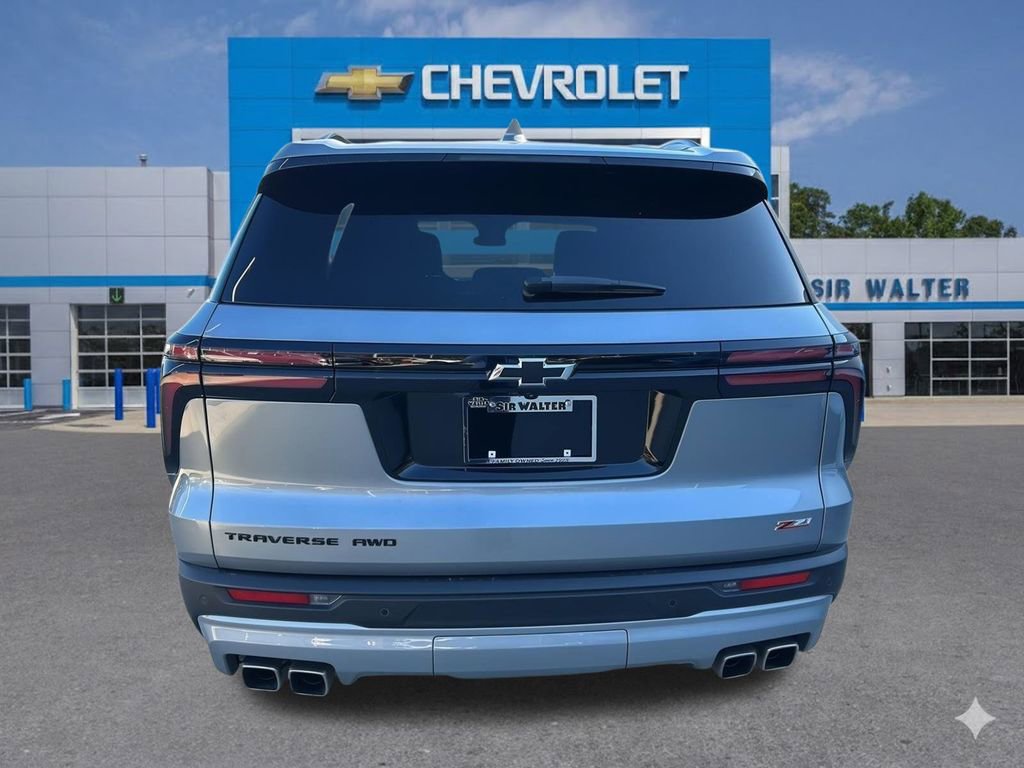 Used 2024 Chevrolet Traverse Z71 image 5
