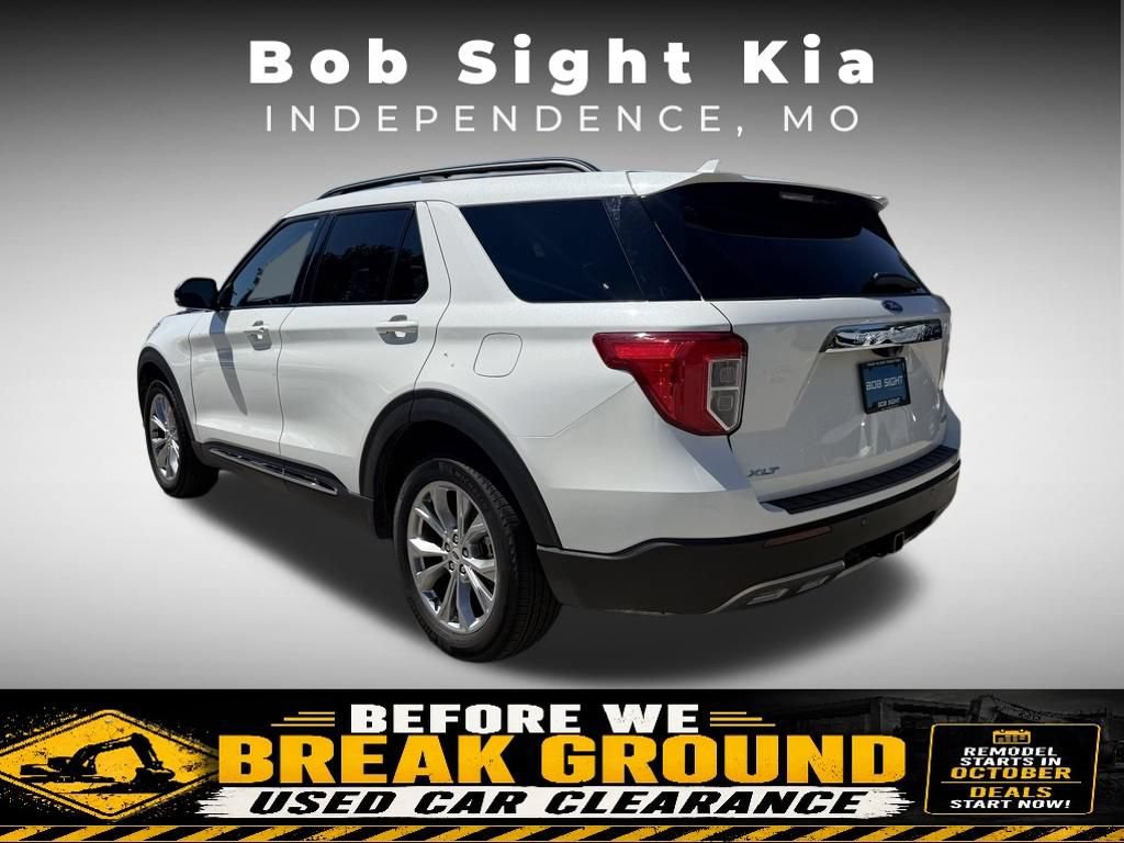 Used 2024 Ford Explorer XLT w/ Equipment Group 202A AWD/4WD image 9