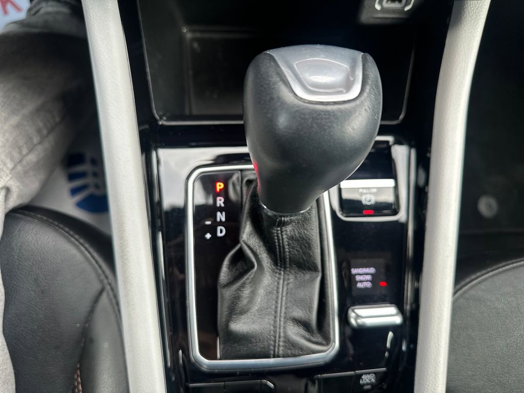 Used 2023 Jeep Compass Limited image 12