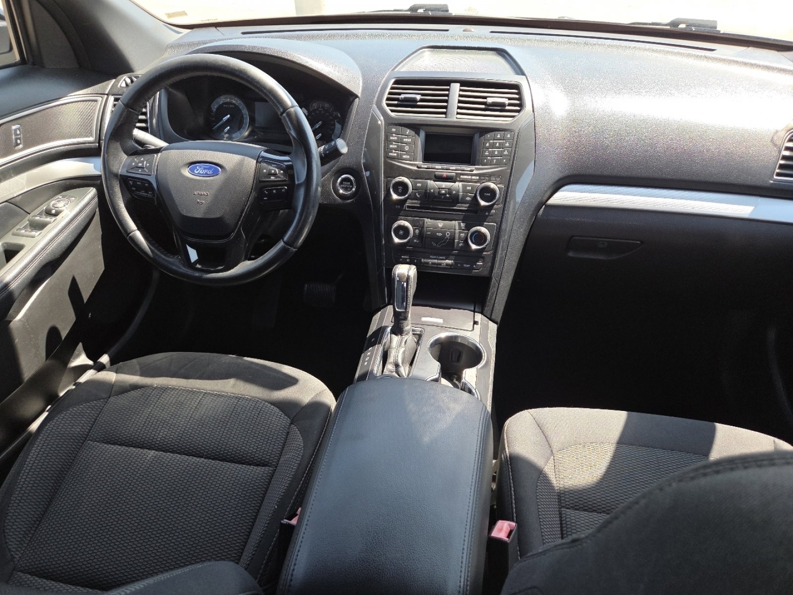Used 2017 Ford Explorer XLT AWD/4WD image 20