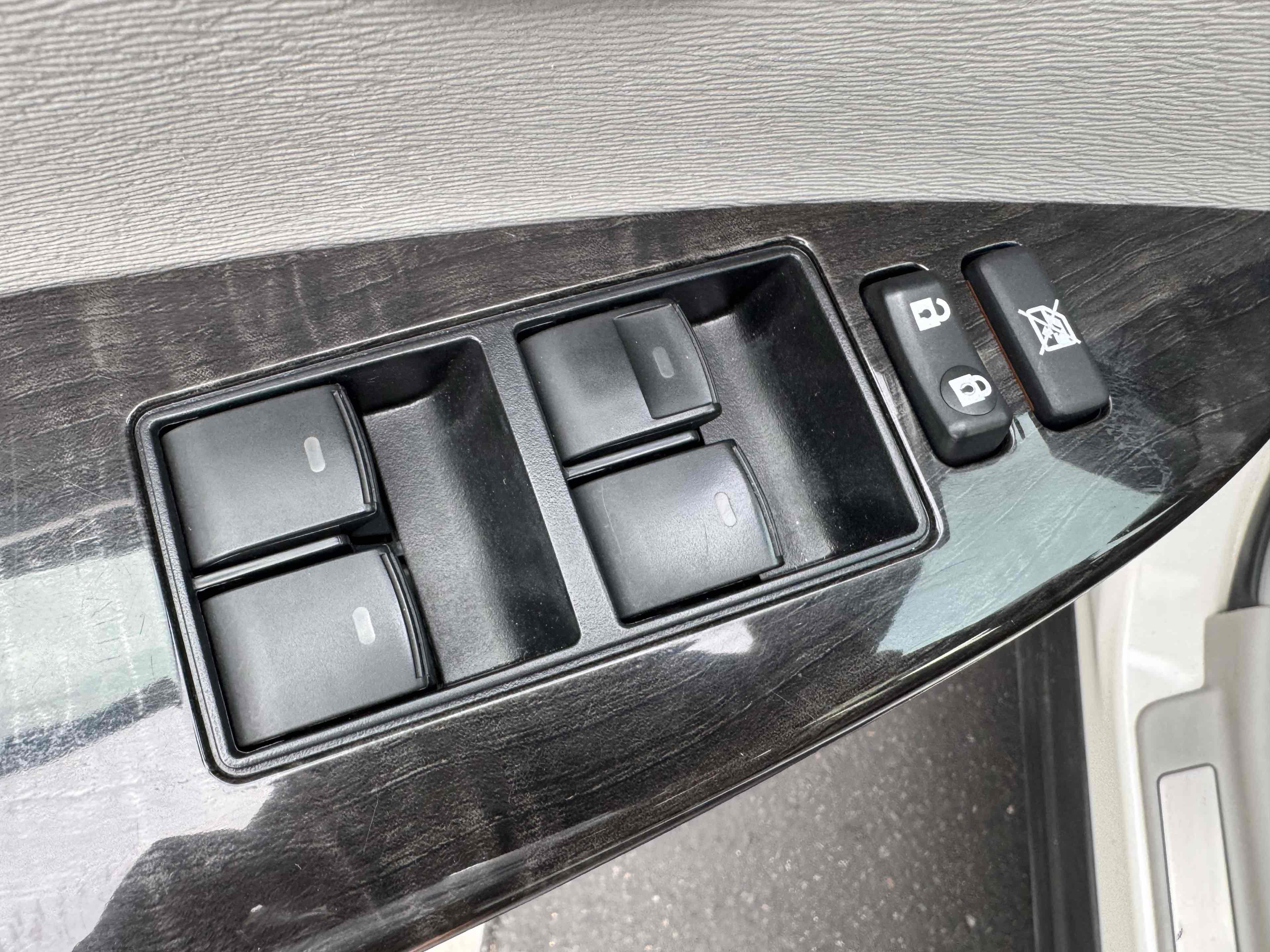 Used 2015 Toyota Venza XLE w/ XLE Premium Package image 38