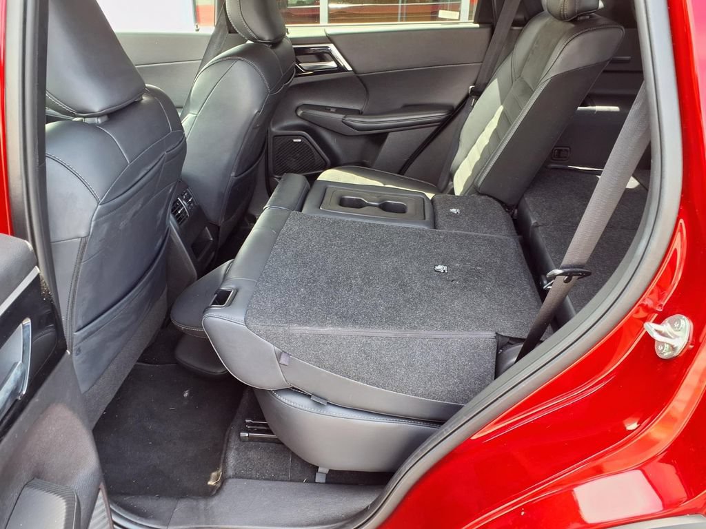 Used 2025 Mitsubishi Outlander SE AWD/4WD image 21