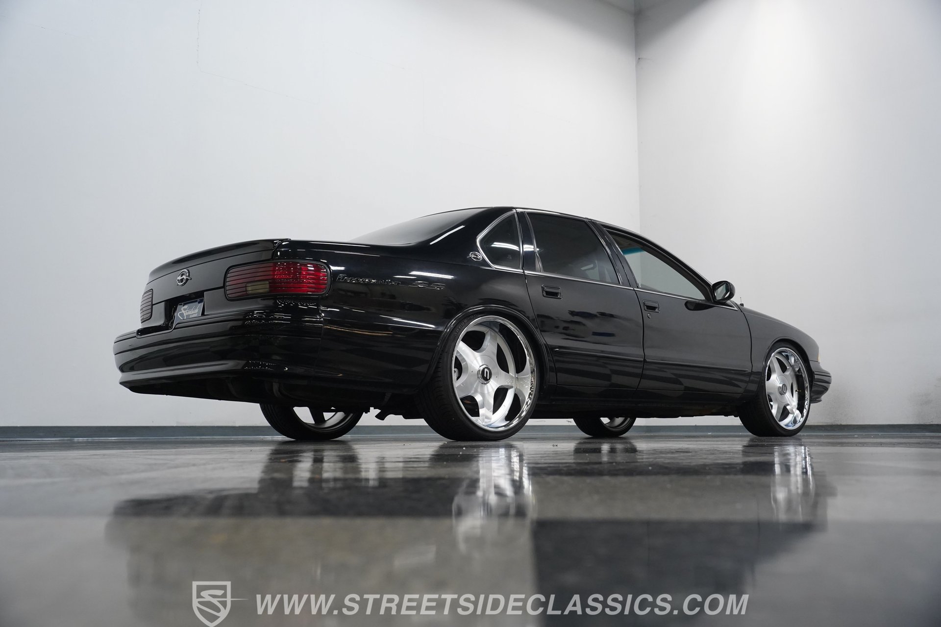 Used 1996 Chevrolet Impala SS RWD image 27