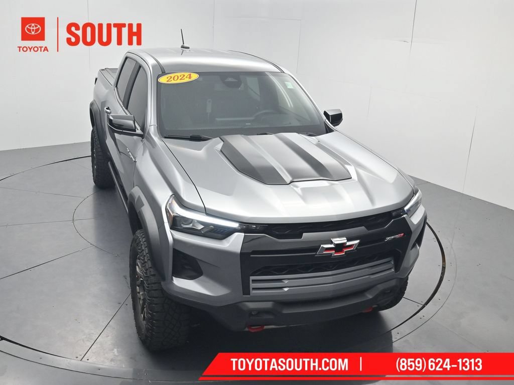 Used 2024 Chevrolet Colorado ZR2 w/ Technology Package AWD/4WD image 58
