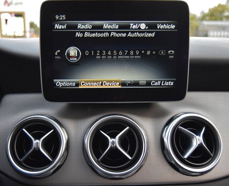 Used 2020 Mercedes-Benz GLA 250 4MATIC image 26