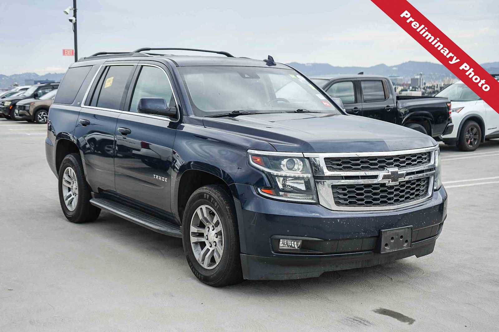 Used 2019 Chevrolet Tahoe LT w/ Luxury Package RWD image 3